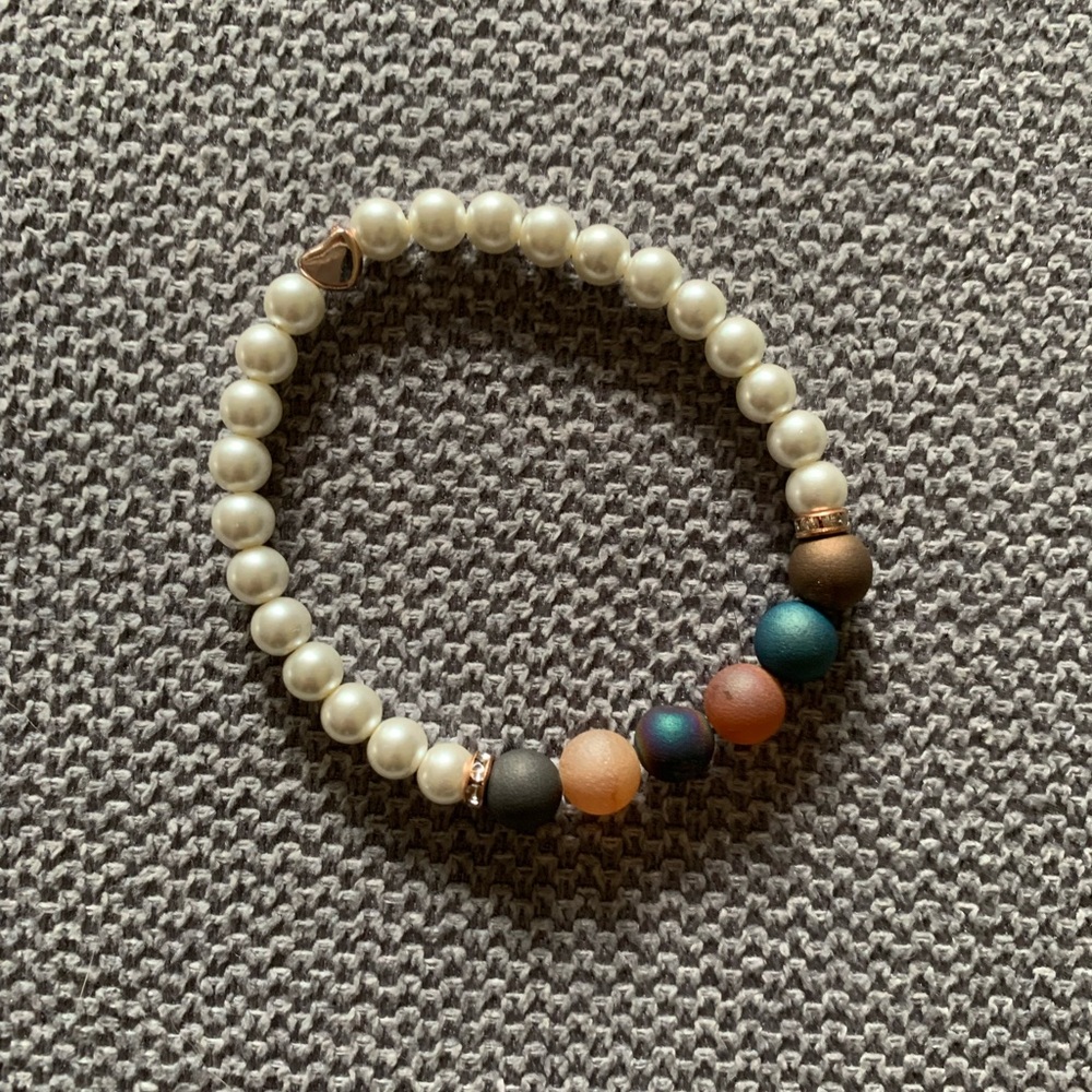 {Handmade} Faux Pearl and Agate Beaded Bracelet